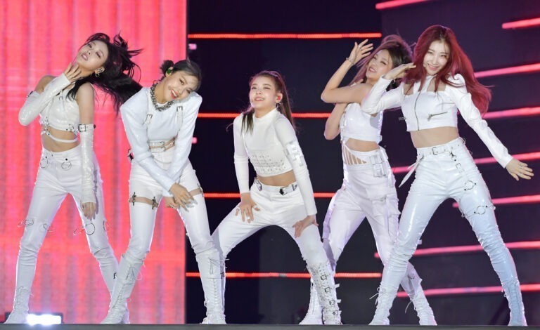 The members of girl group ITZY