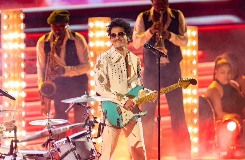Bruno Mars Returns: Superstar Announces New Tour