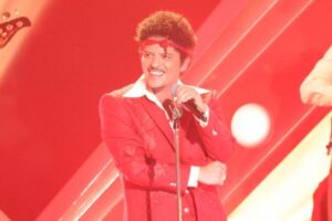 Bruno Mars Returns to Grammys Stage to Perform Reigning No. 1 Hit ‘I Just Might’